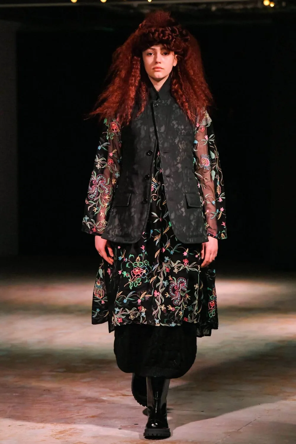 タオ 2022年秋冬 LOOK 22