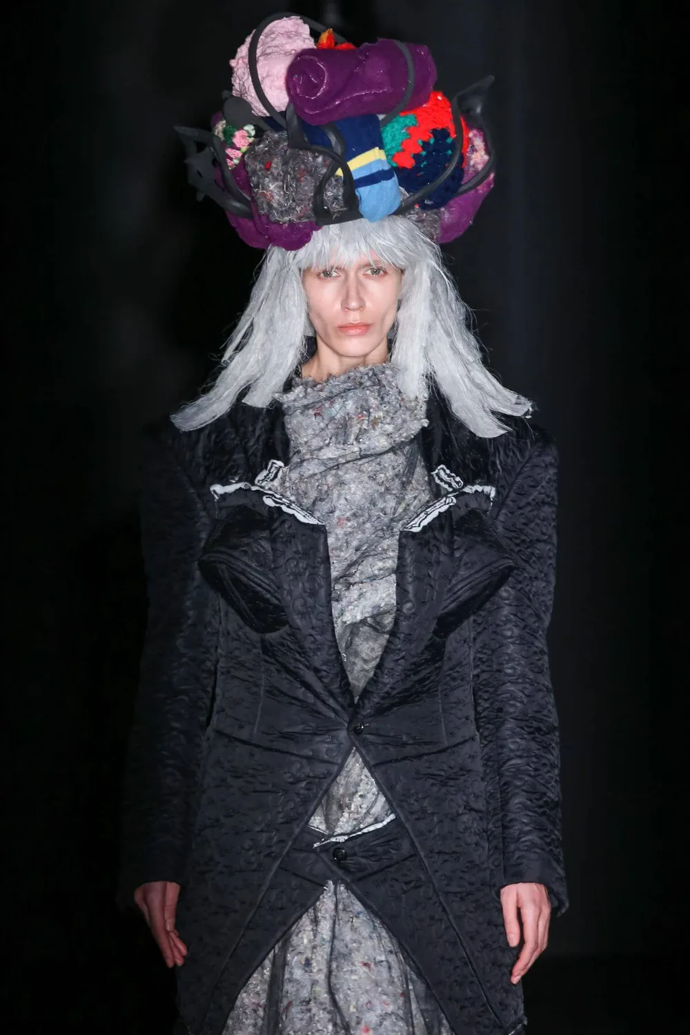 コムデギャルソン 2022年秋冬 LOOK 3 / VIEW 2