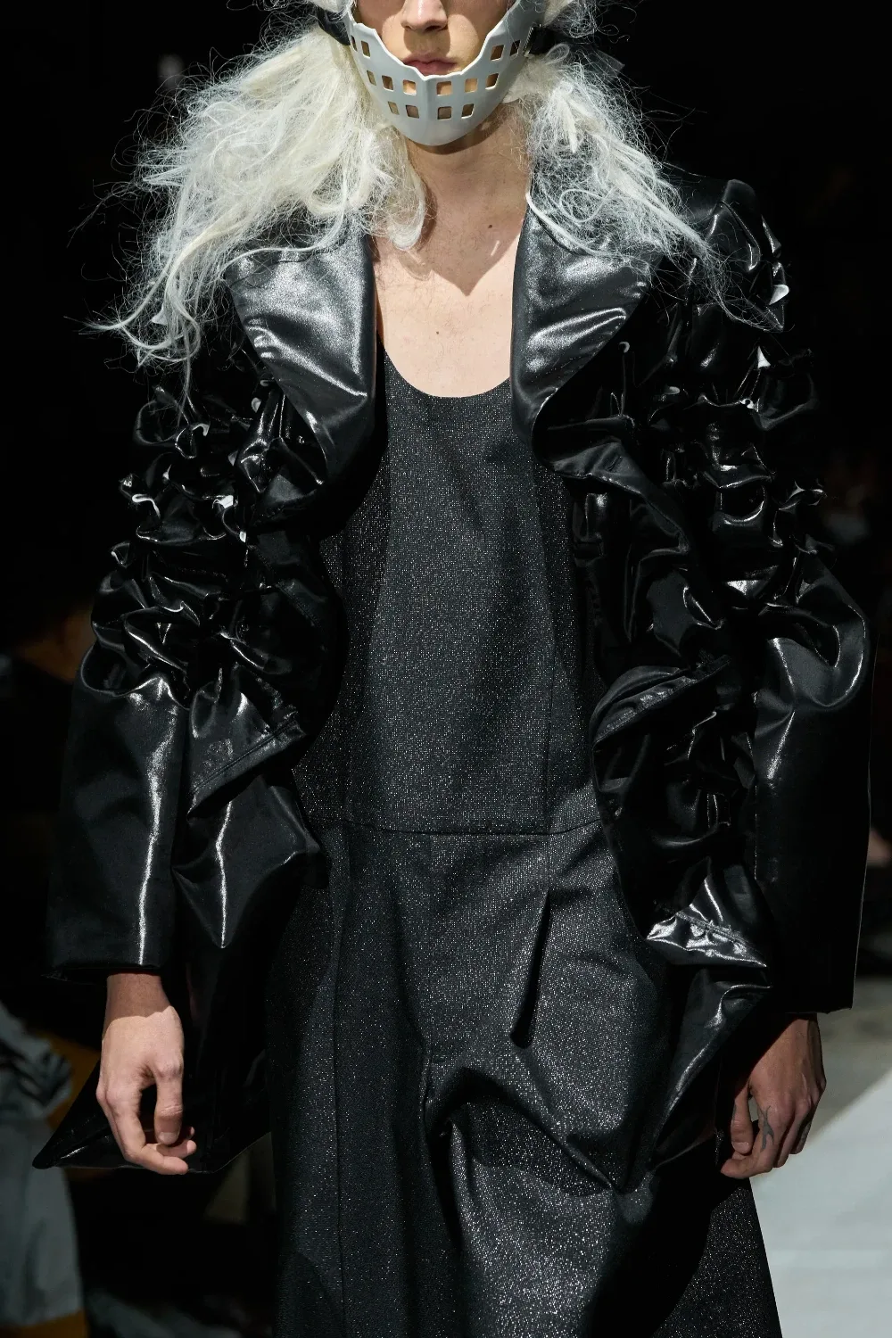 コムデギャルソンオムプリュス 2026年秋冬 LOOK 2 / VIEW 3