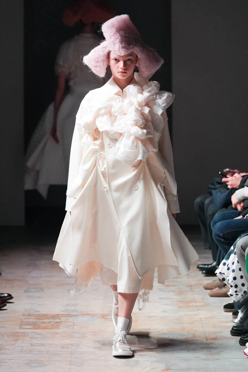 タオ 2024年秋冬 LOOK 3