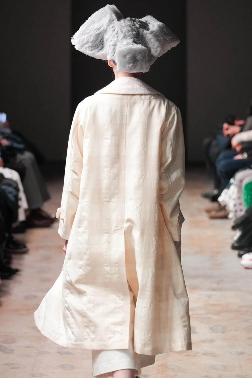 タオ 2024年秋冬 LOOK 11 / VIEW 3