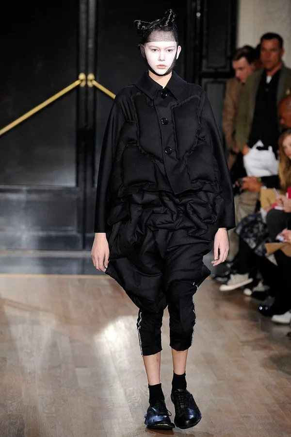 コムデギャルソン 2010秋冬 LOOK 5