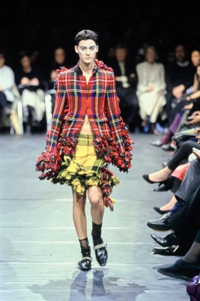 コムデギャルソン 2000秋冬 LOOK 10