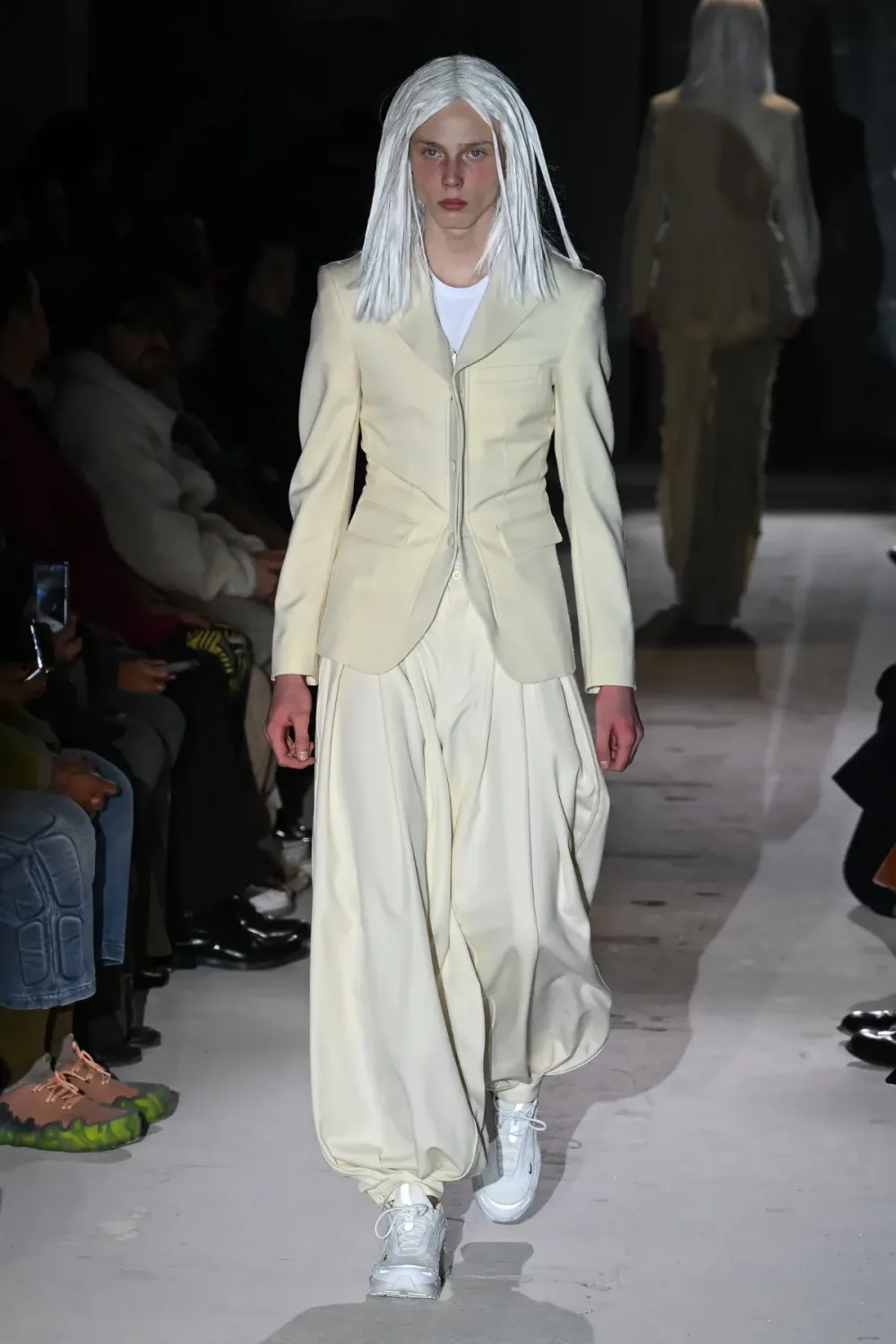 コムデギャルソンオムプリュス 2024年秋冬 LOOK 4