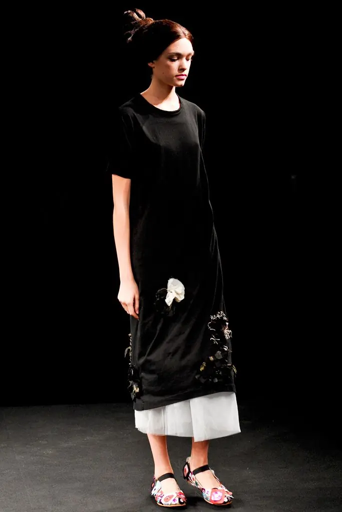 タオ 2011年春夏 LOOK 28