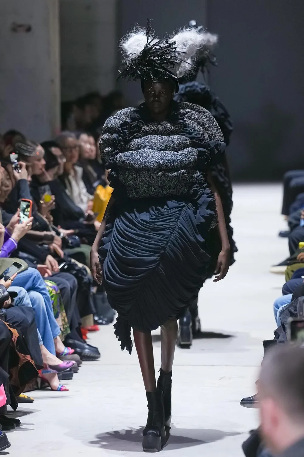 コムデギャルソン 2026年秋冬 LOOK 3