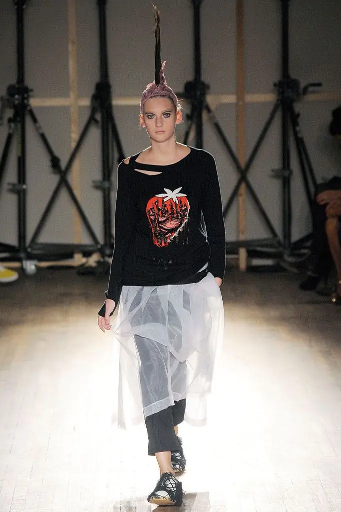 タオ 2010年春夏 LOOK 14