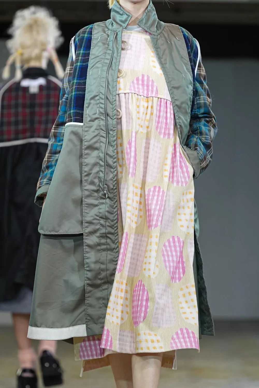 タオ 2026年秋冬 LOOK 13 / VIEW 2