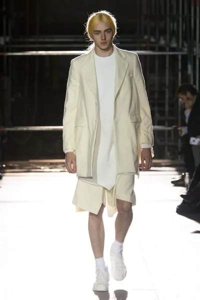 コムデギャルソンオムプリュス 2018秋冬 LOOK 28
