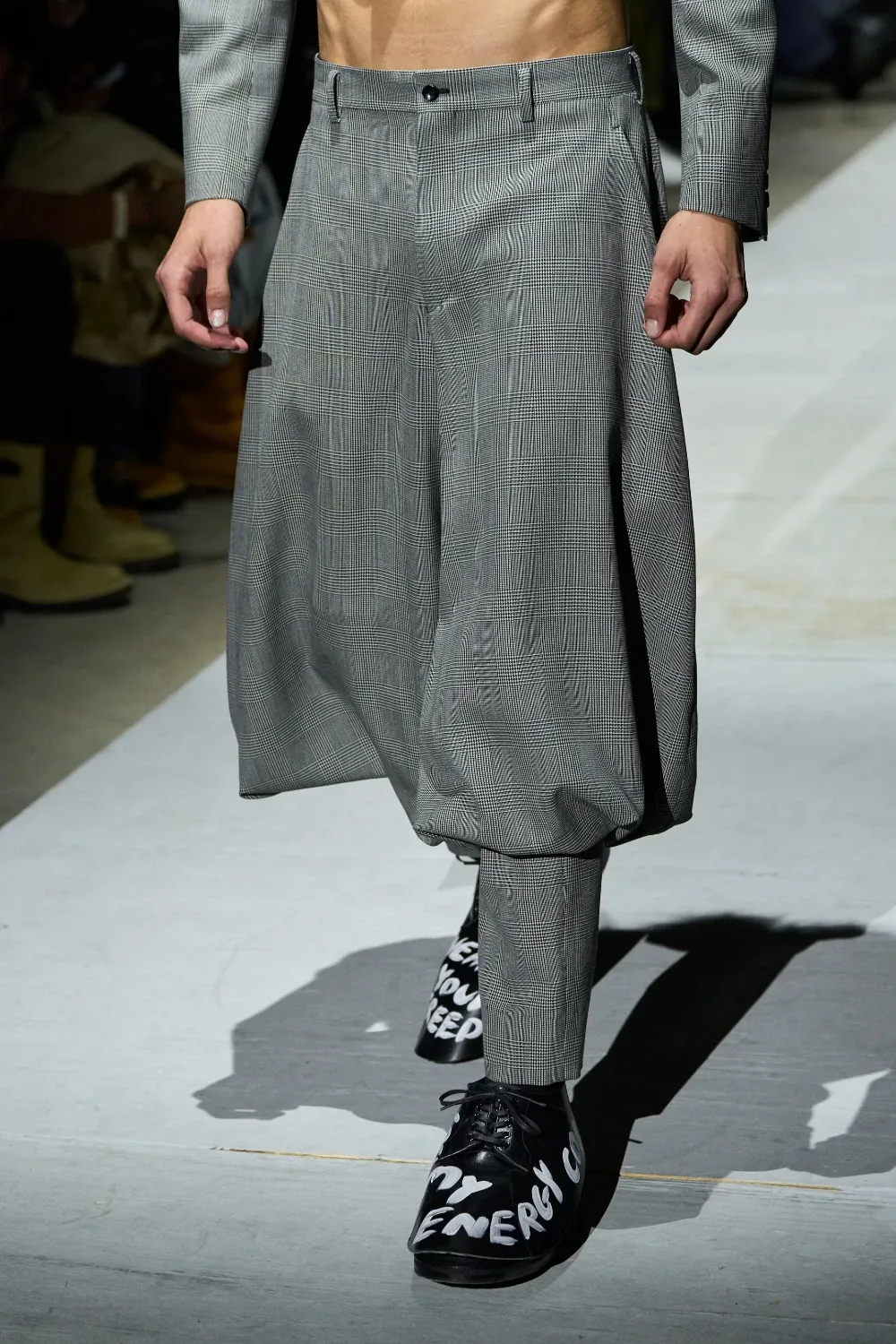 コムデギャルソンオムプリュス 2026年秋冬 LOOK 8 / VIEW 4