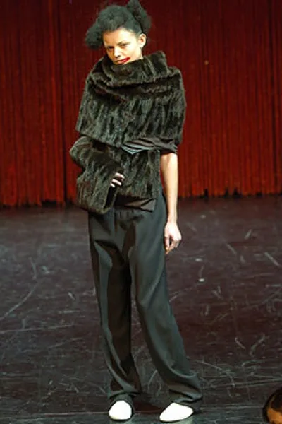コムデギャルソン 2004秋冬 LOOK 28