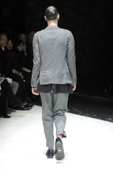 コムデギャルソンオムプリュス 2010秋冬 LOOK 18 / VIEW 3