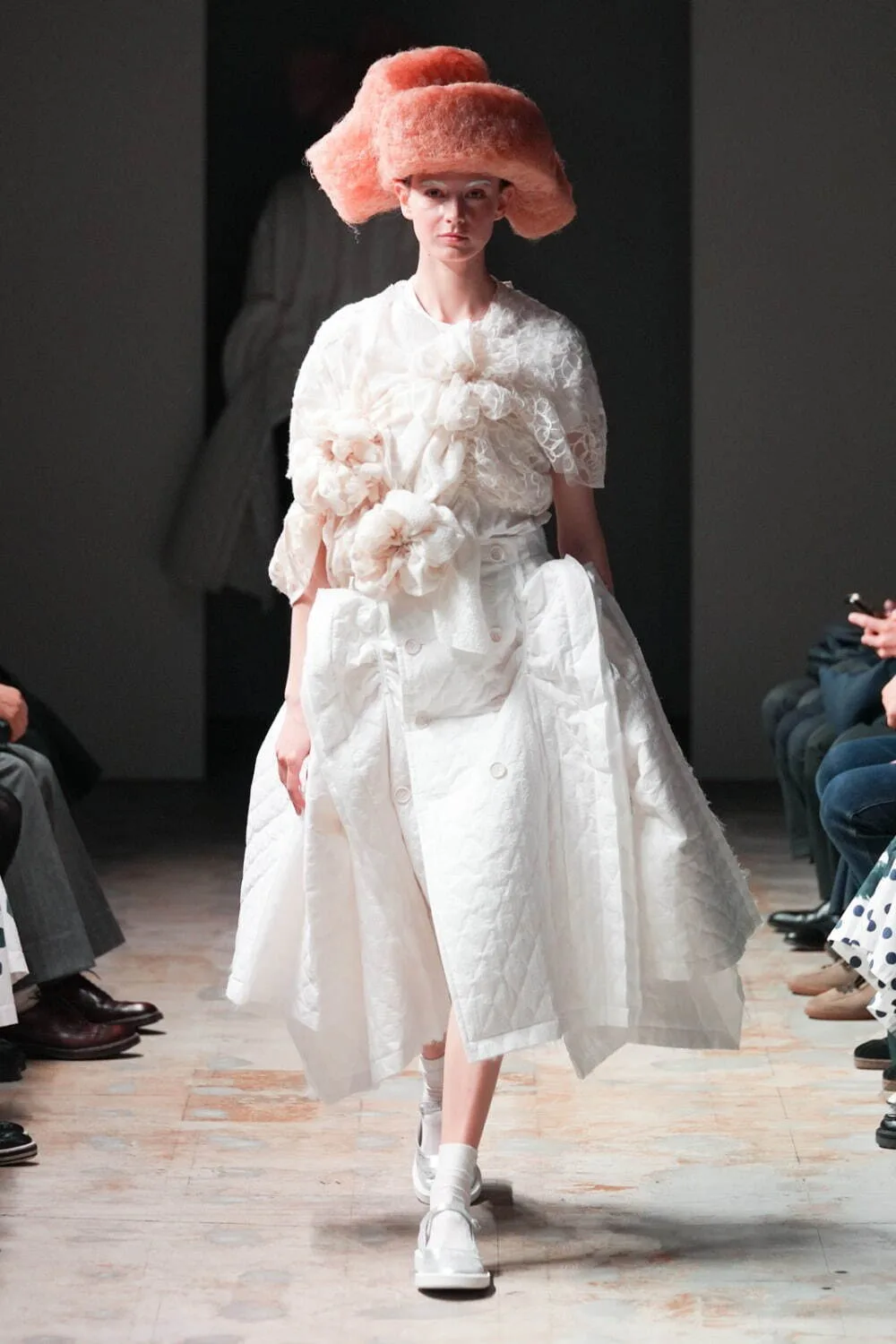 タオ 2024年秋冬 LOOK 2