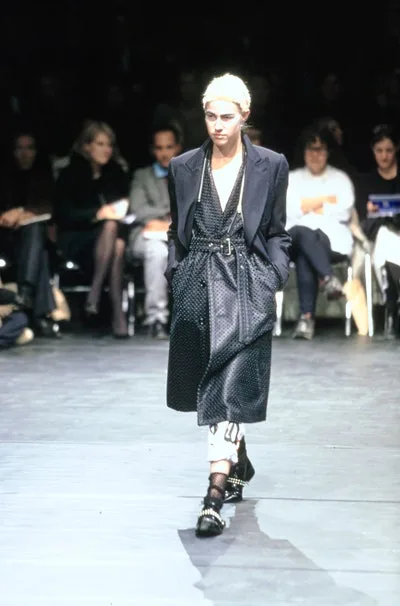 COMME des GARÇONS 2000 AWの同シーズン掲載写真。