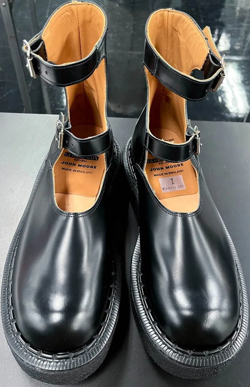 コムデギャルソンオムプリュス × ジョーコックス × ジョンムーア　メリージェーン 99,000円（税込）