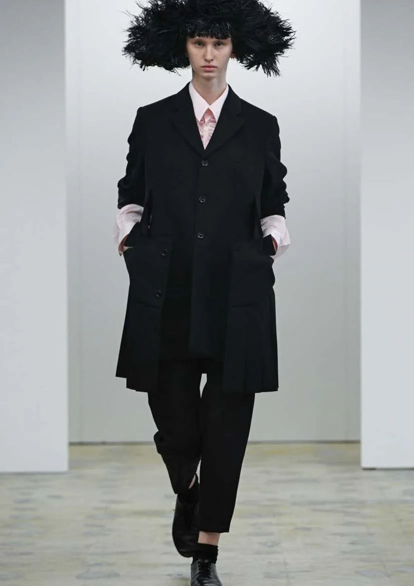 COMME des GARÇONS 2 2025 SSの同シーズン掲載写真。