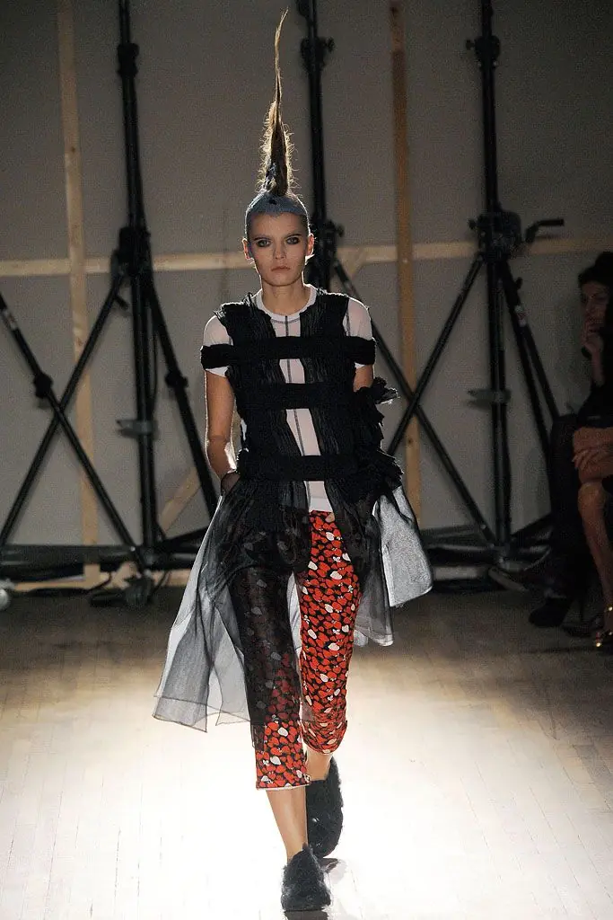 タオ 2010年春夏 LOOK 15
