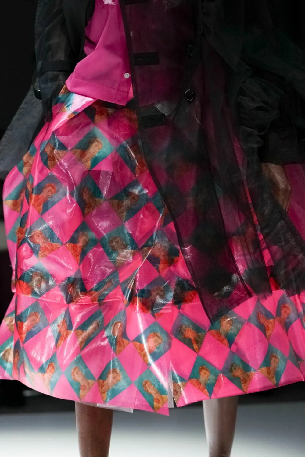 タオ 2025年春夏 LOOK 1 / VIEW 2
