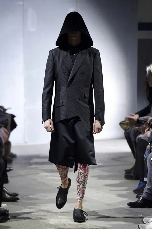 COMME des GARÇONS HOMME PLUS 2015年秋冬コレクション LOOK 1