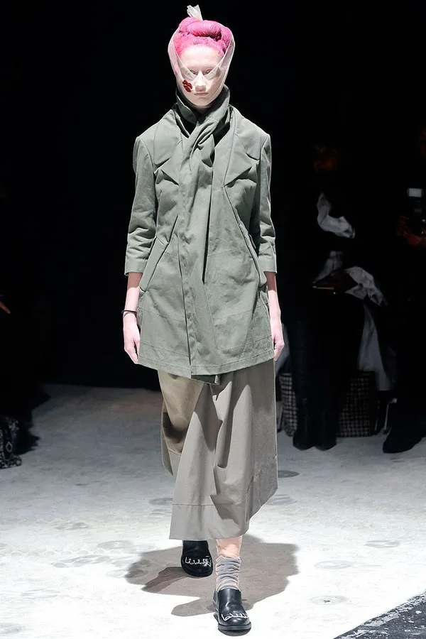 コムデギャルソン 2009秋冬 LOOK 4