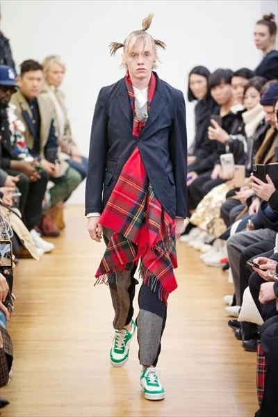 コムデギャルソンシャツ 2020秋冬 LOOK 33