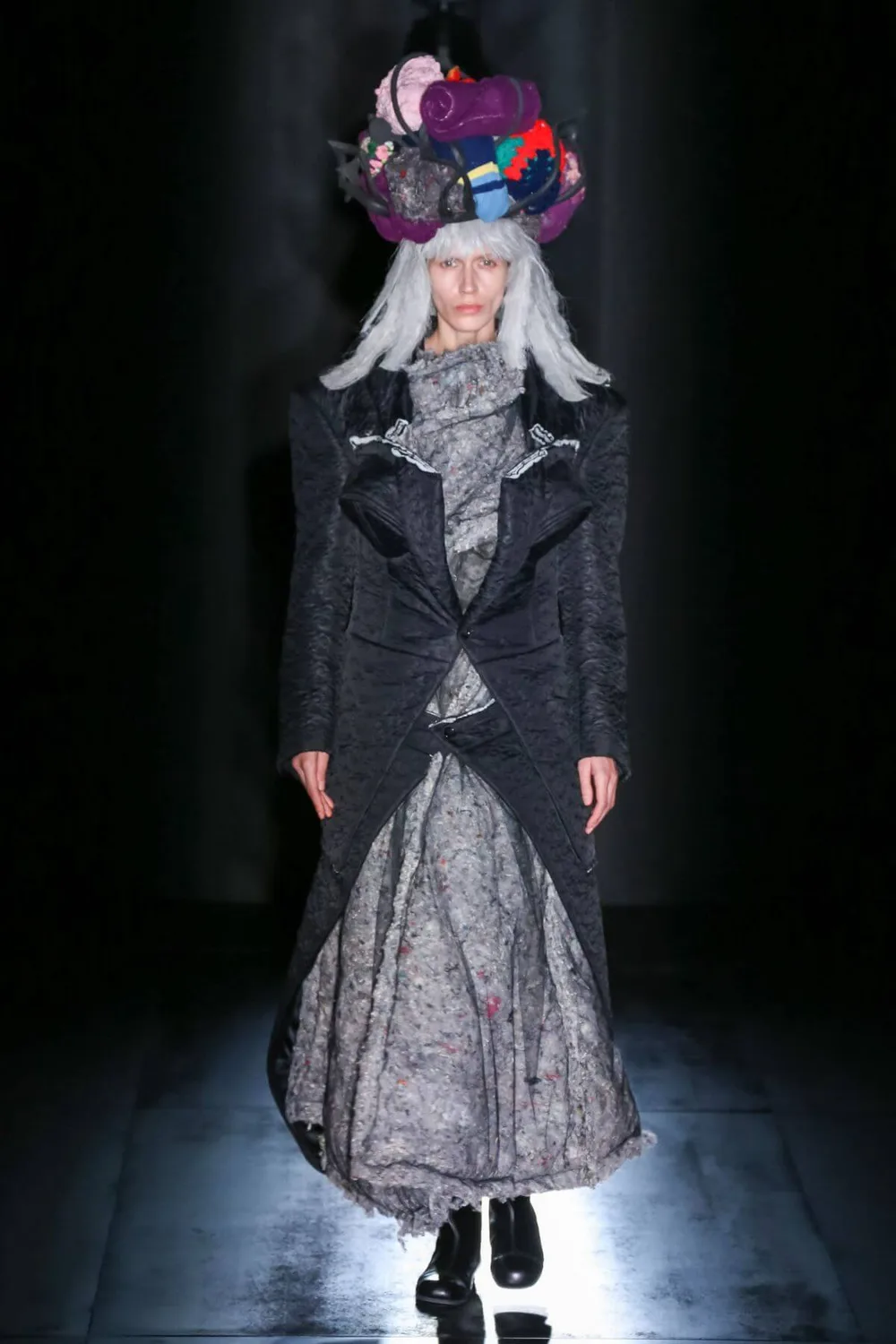 コムデギャルソン 2022年秋冬 LOOK 3