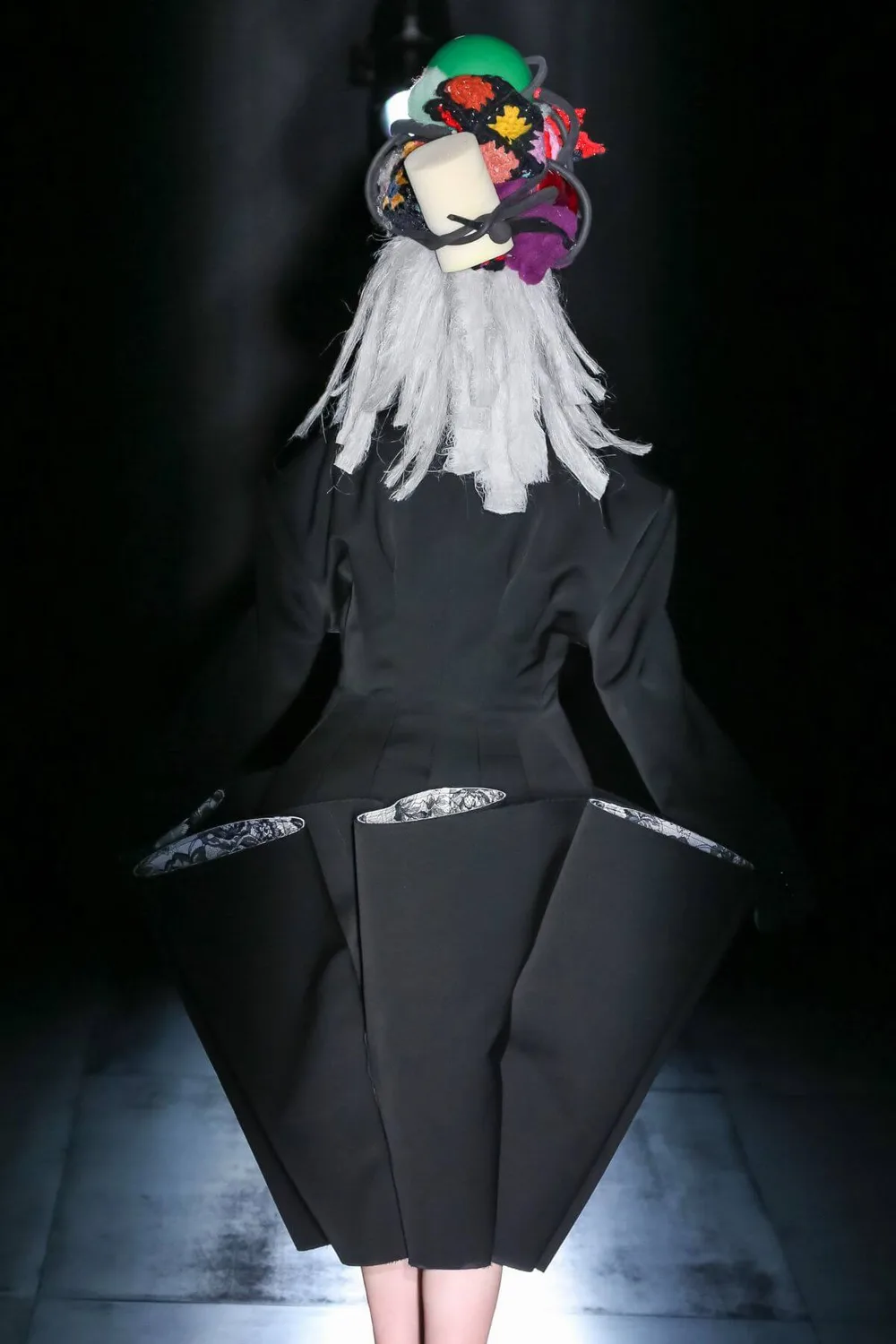 コムデギャルソン 2022年秋冬 LOOK 13 / VIEW 4