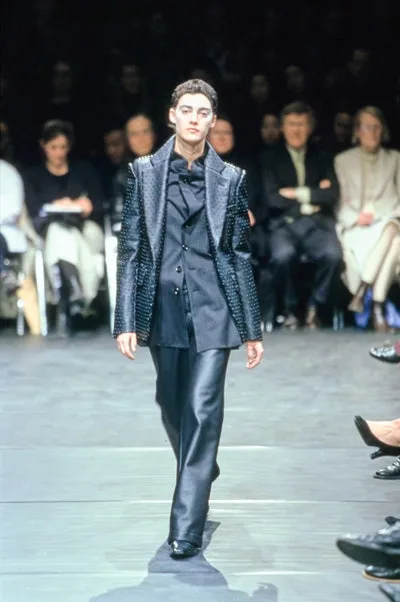 コムデギャルソン 2000秋冬 LOOK 19