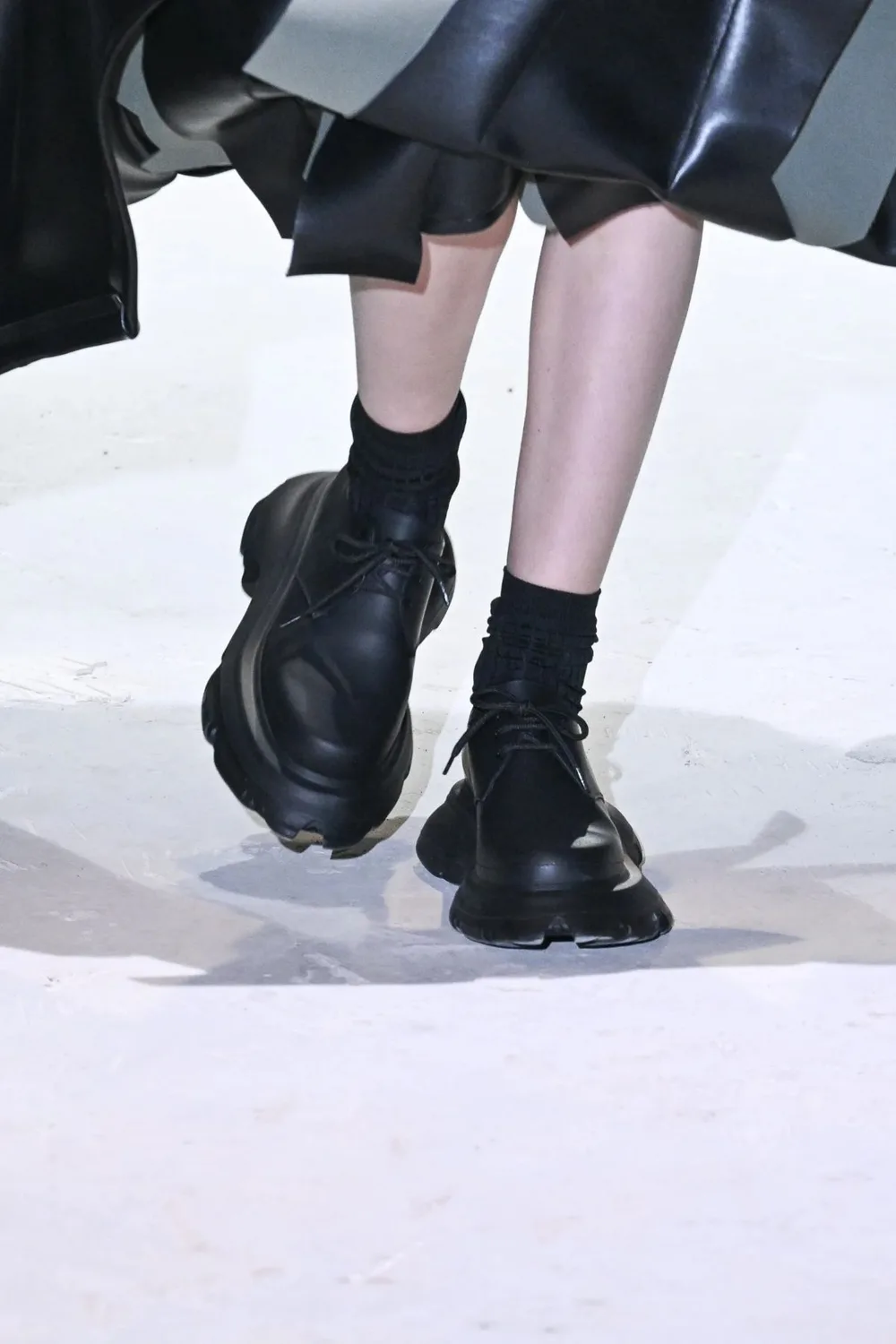コムデギャルソン 2024年秋冬 LOOK 7 / VIEW 2