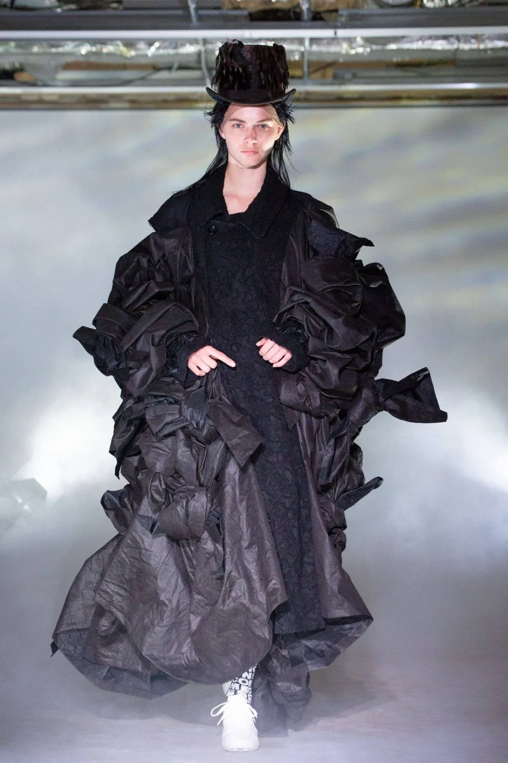 コムデギャルソン 2021年秋冬 LOOK 17