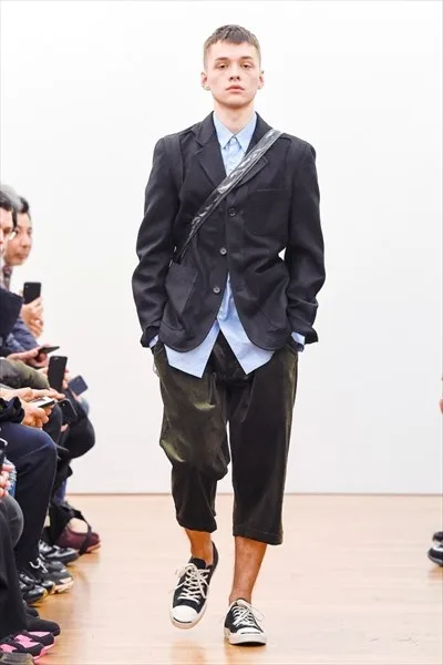 コムデギャルソンシャツ 2018秋冬 LOOK 29
