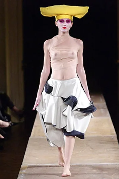 コムデギャルソン 2004春夏 LOOK 5