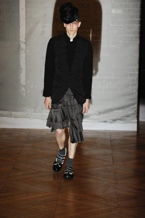 コムデギャルソンオムプリュス 2009秋冬 LOOK 23