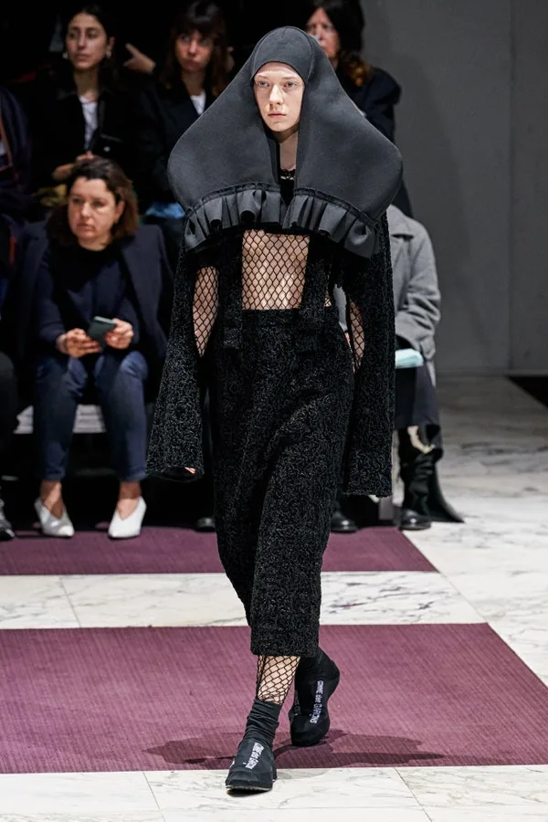 コムデギャルソン 2019秋冬 LOOK 16