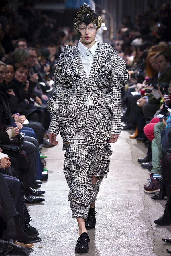 COMME des GARÇONS 2013 AWの同シーズン掲載写真。