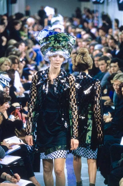 コムデギャルソン 2001春夏 LOOK 55