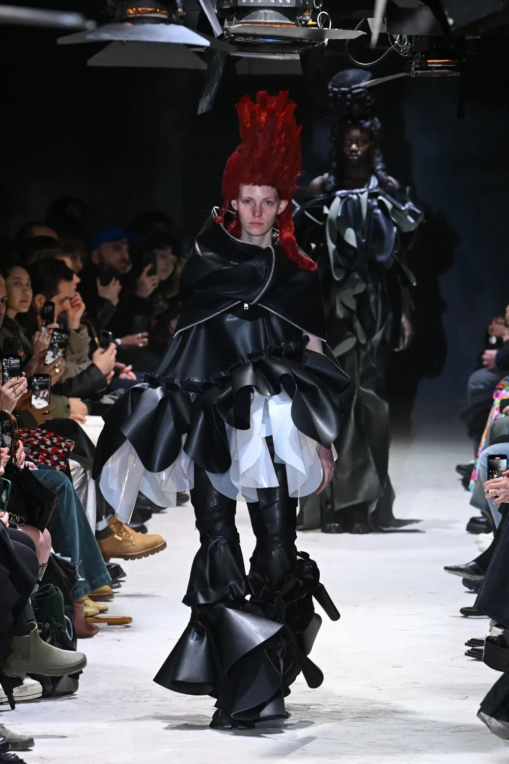 コムデギャルソン 2024年秋冬 LOOK 16 / VIEW 2