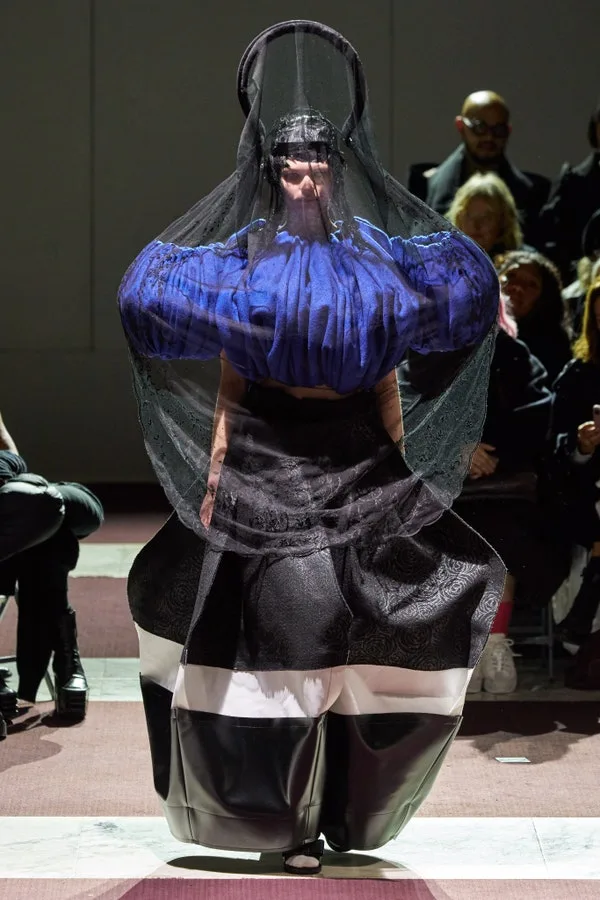 コムデギャルソン 2020秋冬 LOOK 18