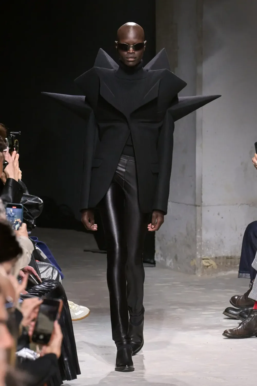 ジュンヤワタナベ 2025年秋冬 LOOK 17