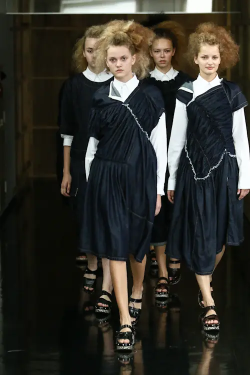 tricot COMME des GARÇONS 2013年春夏コレクション LOOK 1