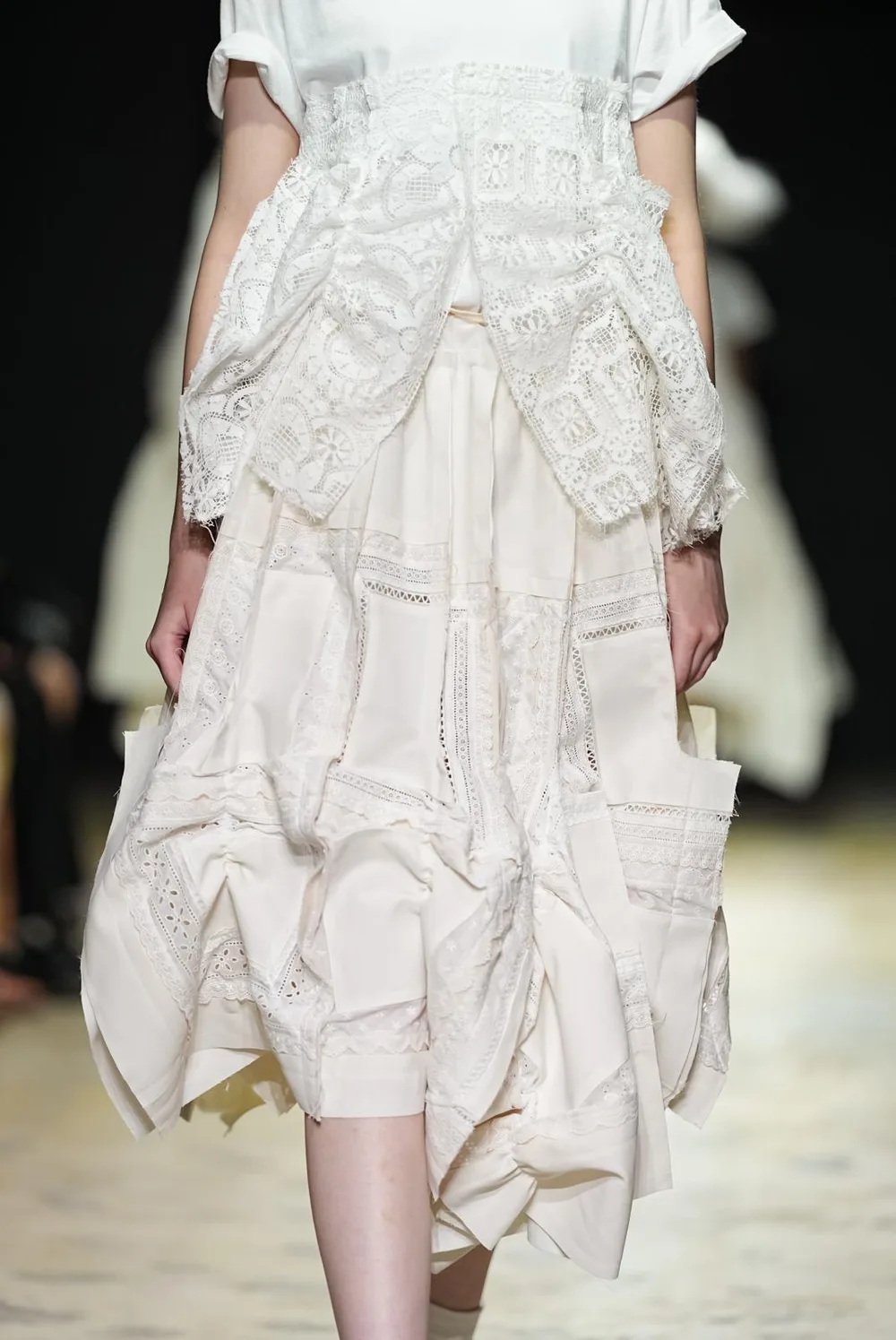 タオ 2027年春夏 LOOK 3 / VIEW 2