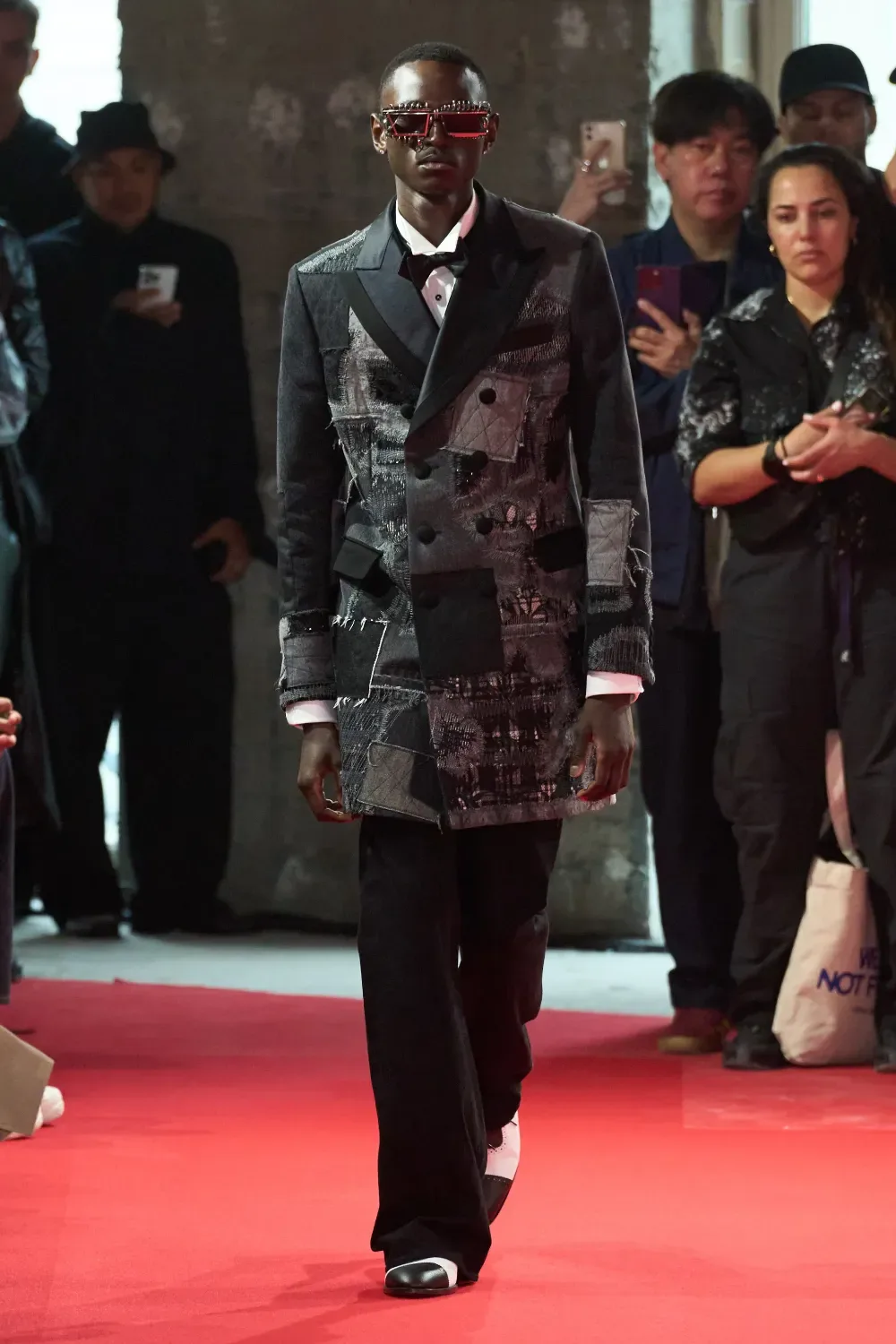 JUNYA MAN 2025 SSの同シーズン掲載写真。