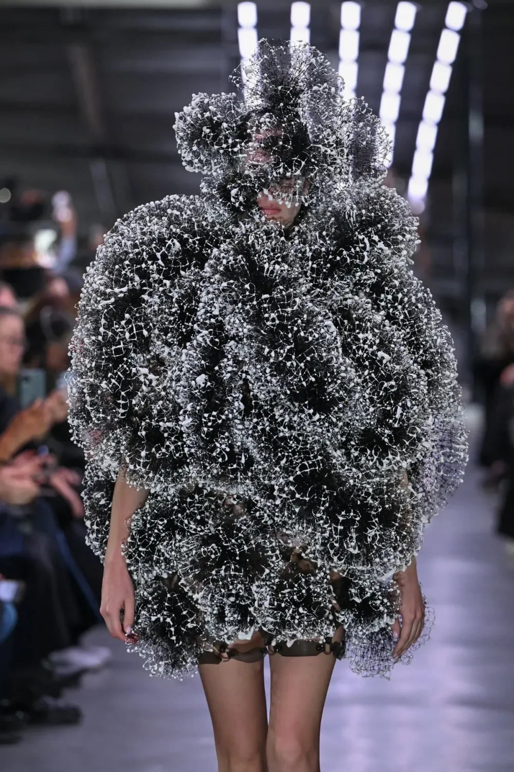 ノワールケイニノミヤ 2024年春夏 LOOK 16 / VIEW 2