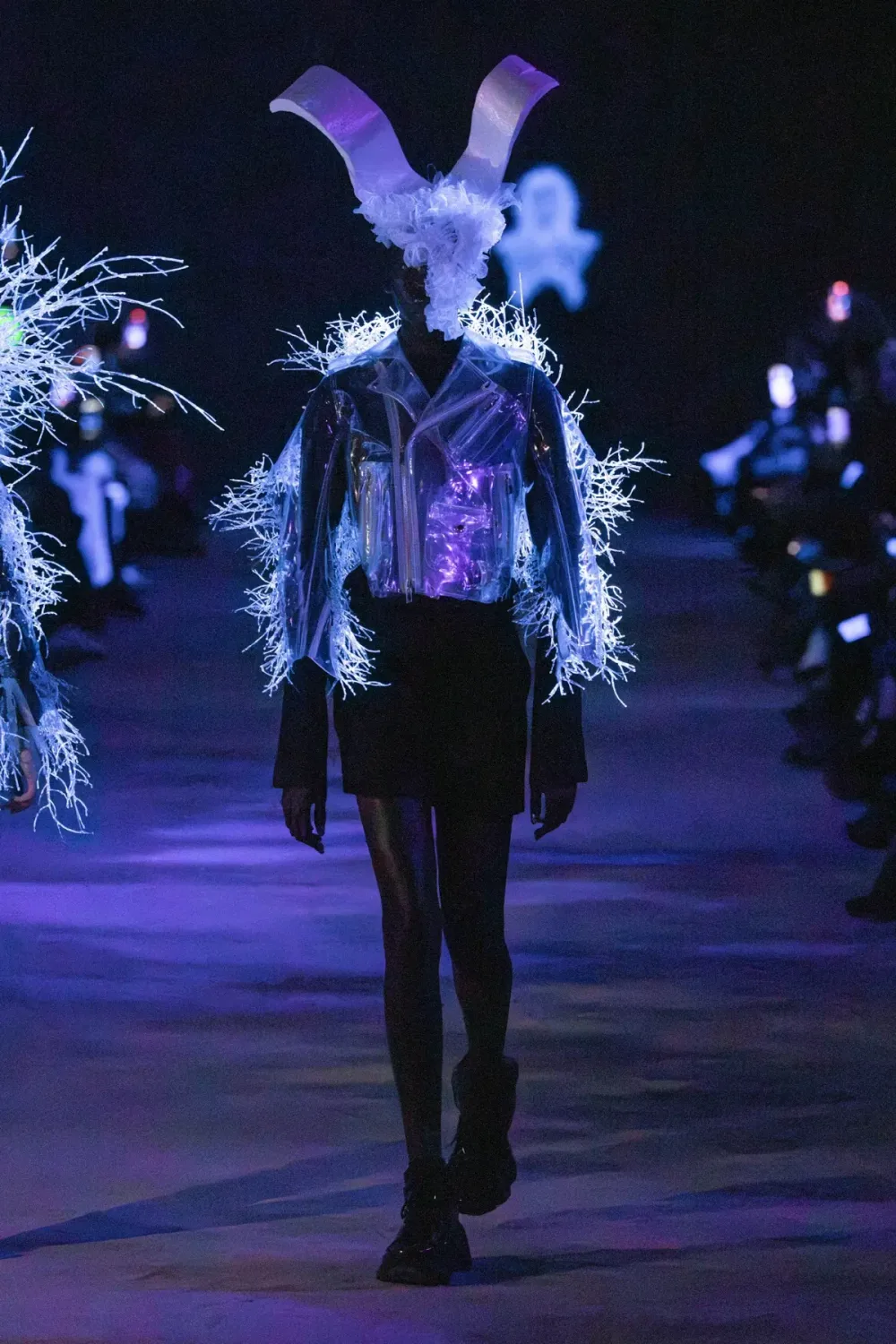 ノワールケイニノミヤ 2025年秋冬 LOOK 2
