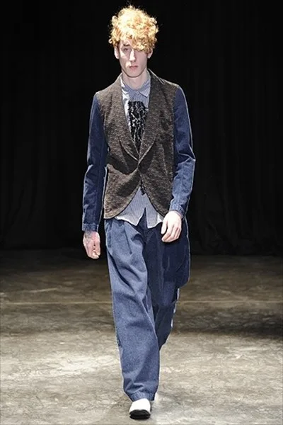 HOMME PLUS 2011 AWの同シーズン掲載写真。