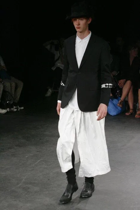 コムデギャルソンオムプリュス 2009春夏 LOOK 4