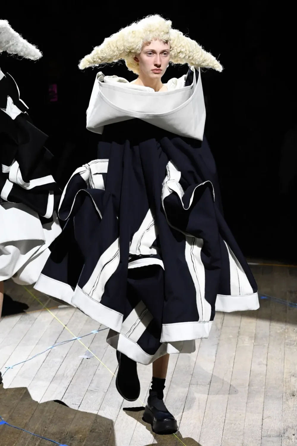 コムデギャルソン 2023年秋冬 LOOK 21