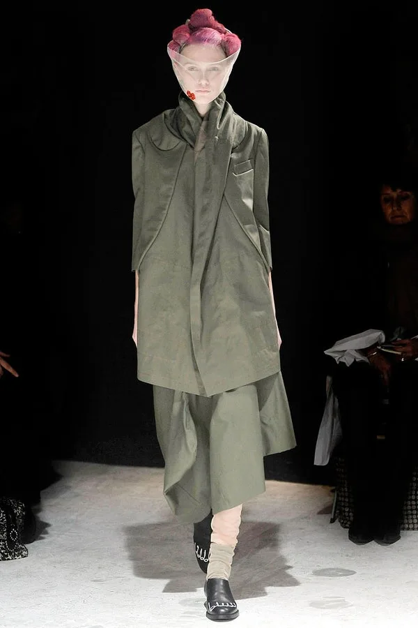 コムデギャルソン 2009秋冬 LOOK 5