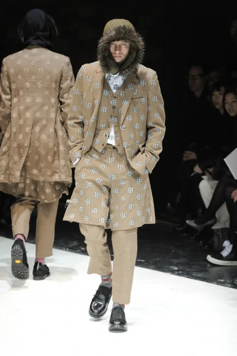 コムデギャルソンオムプリュス 2010秋冬 LOOK 9