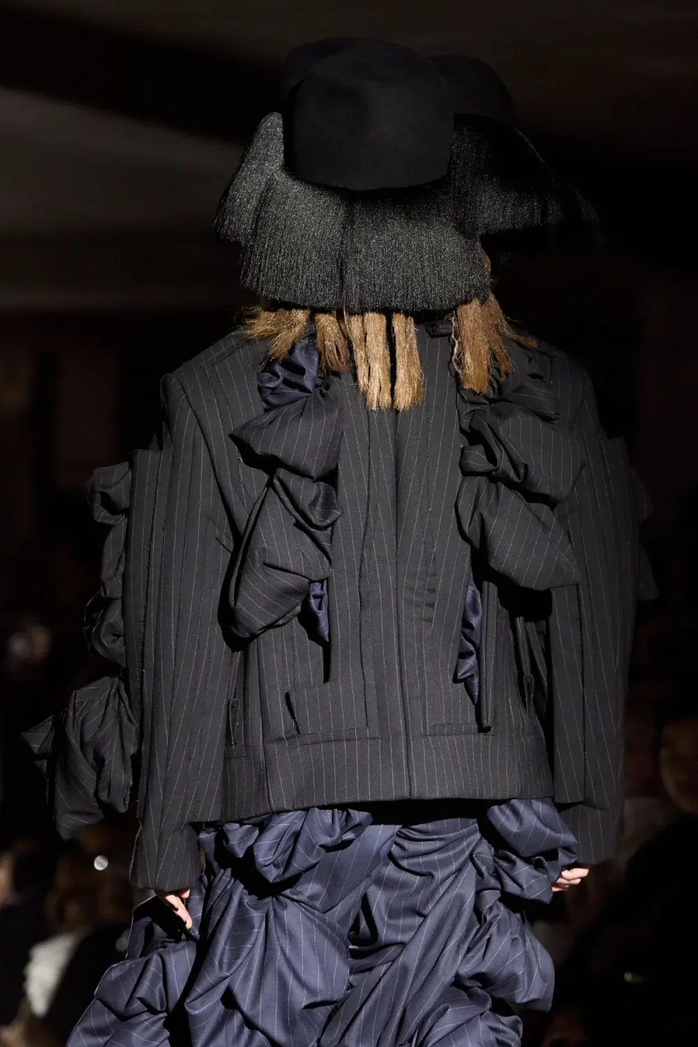 コムデギャルソン 2025年秋冬 LOOK 12 / VIEW 4